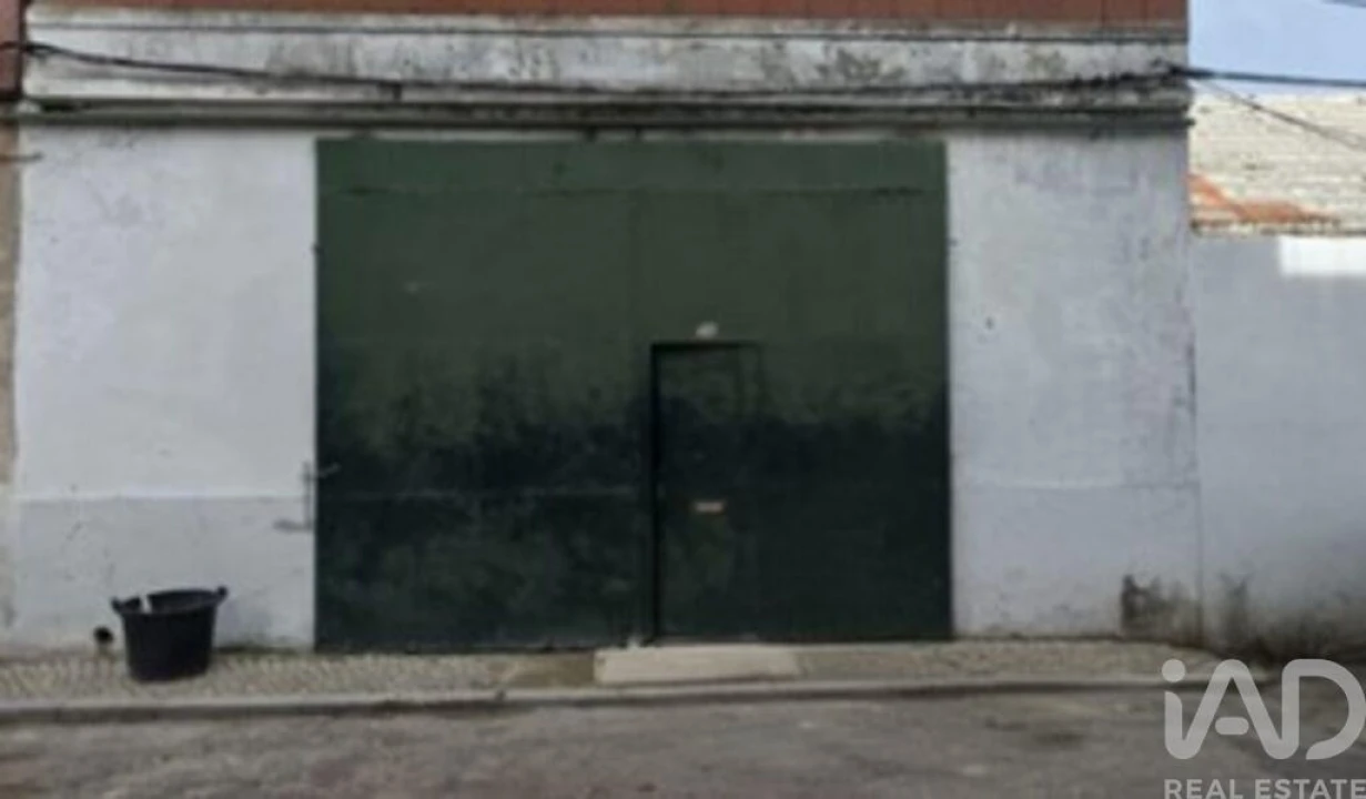 Loja para Venda em Baixa da Banheira e Vale da Amoreira Foto 1