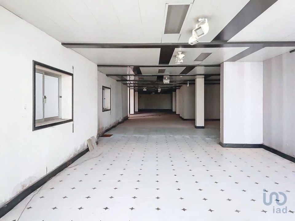 Loja para Arrendamento em Nossa Senhora das Misericordias Foto 1