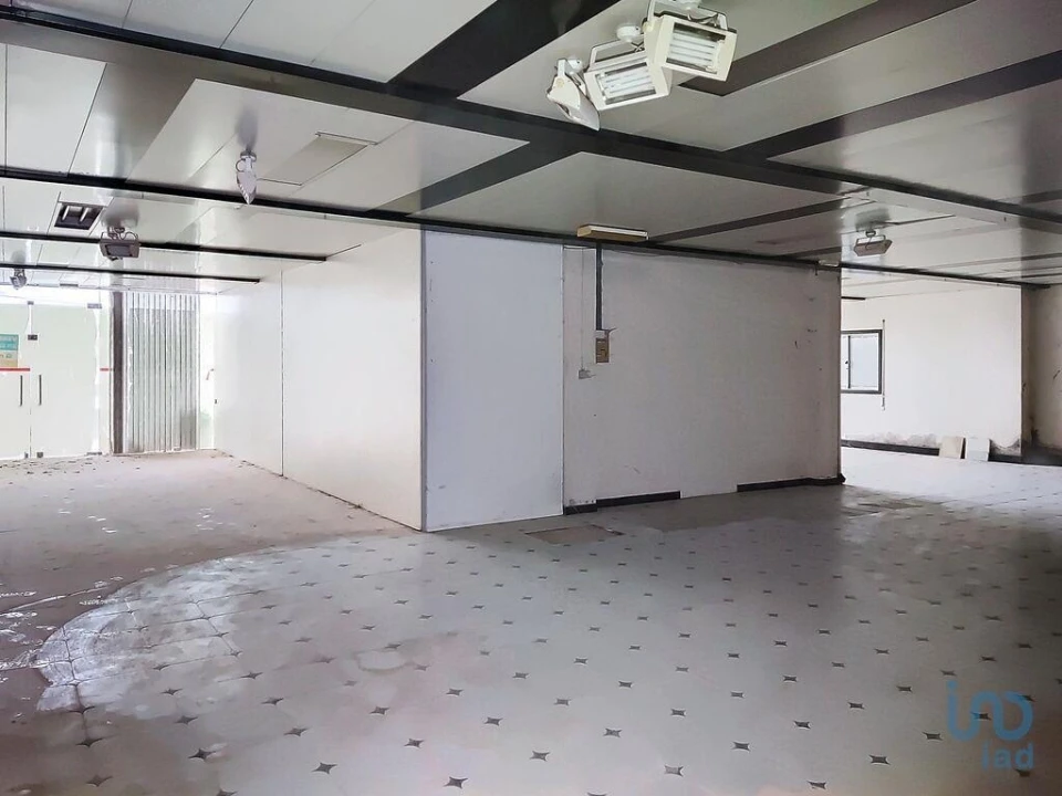 Loja para Arrendamento em Nossa Senhora das Misericordias Foto 9