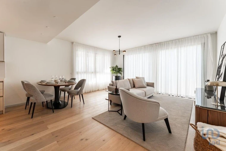 Apartamento T2 para Venda em Olivais Foto 3