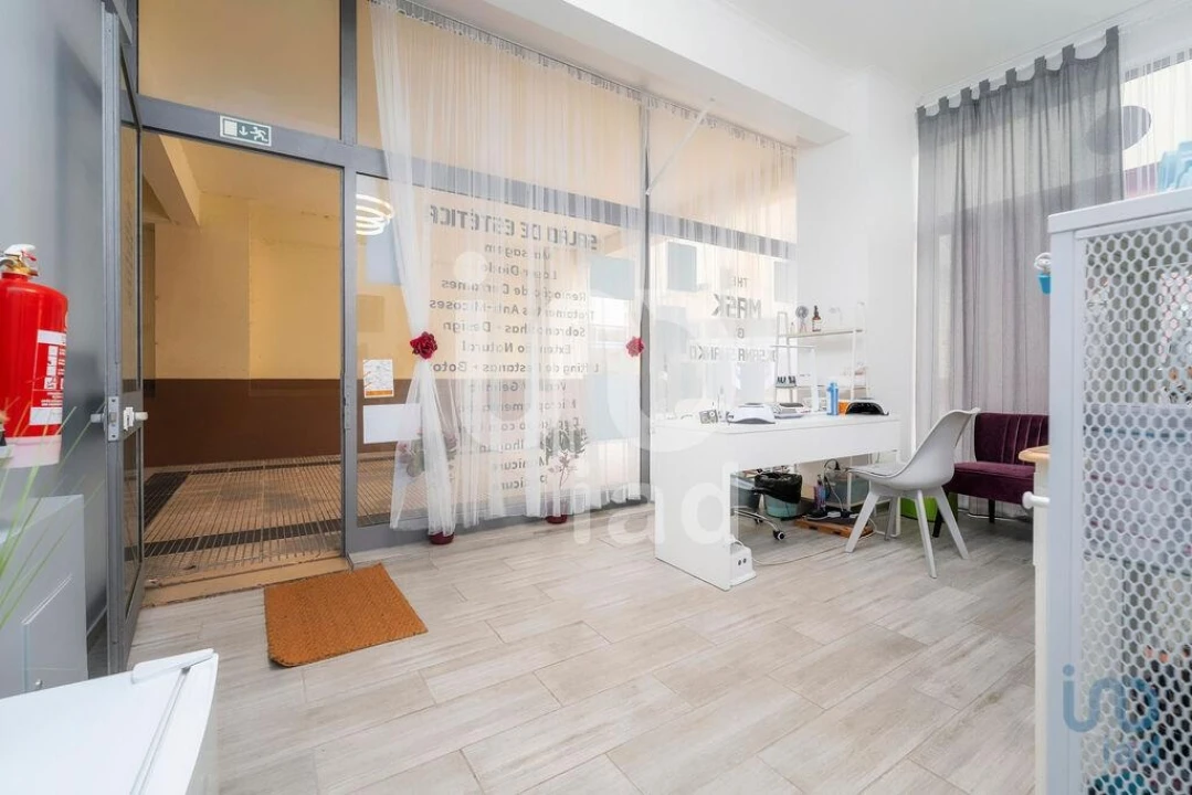 Loja para Venda em Faro (Sé e São Pedro) Foto 3