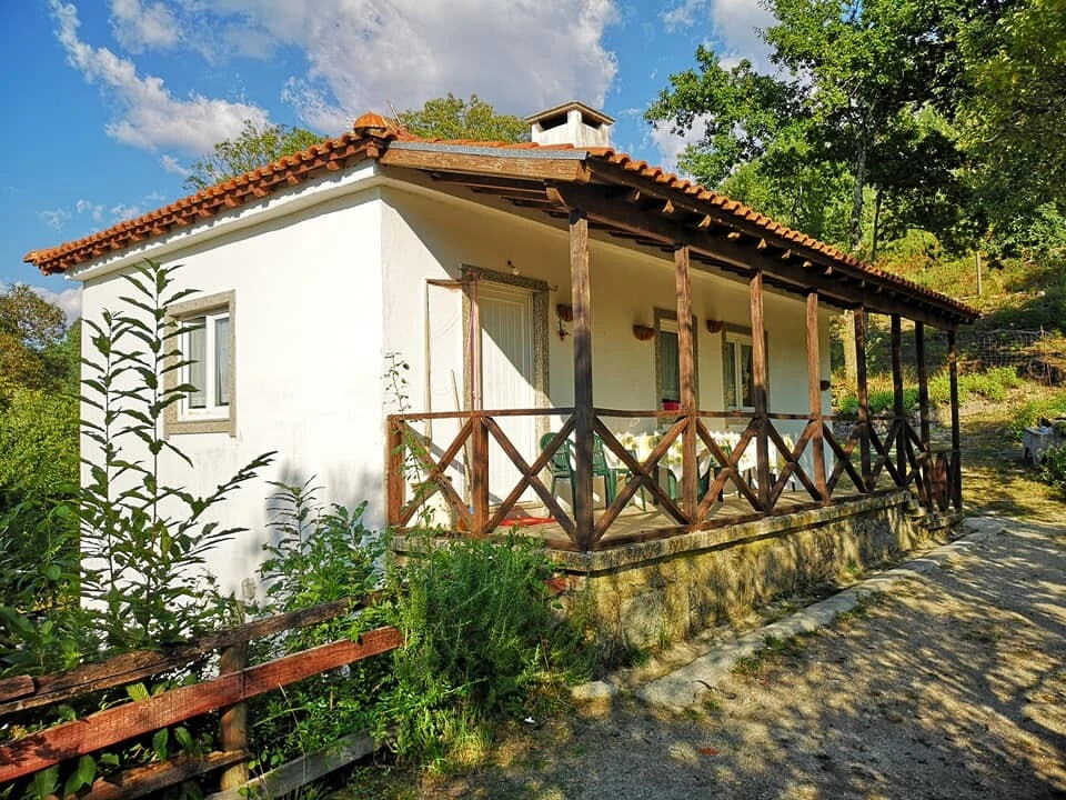 Quinta T3 para Venda em Mosteiro Foto 1