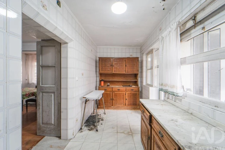 Prédio para Venda em Subportela, Deocriste e Portela Susã Foto 17