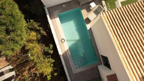 Moradia T4 para Venda em Quarteira