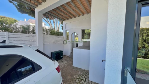 Moradia T4 para Venda em Quarteira