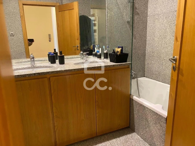 Moradia T4 para Venda em Santa Maria Maior e Monserrate e Meadela Foto 12