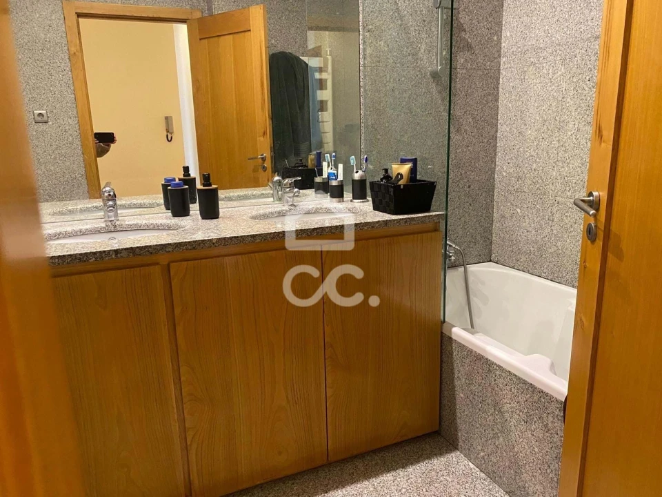 Moradia T4 para Venda em Santa Maria Maior e Monserrate e Meadela Foto 12