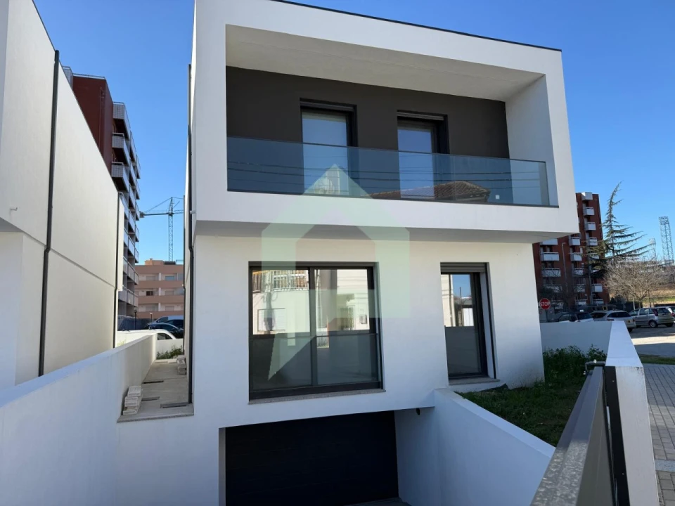 Moradia T3 para Venda em Barcelos, V.Boa, V.Frescainha Foto 3