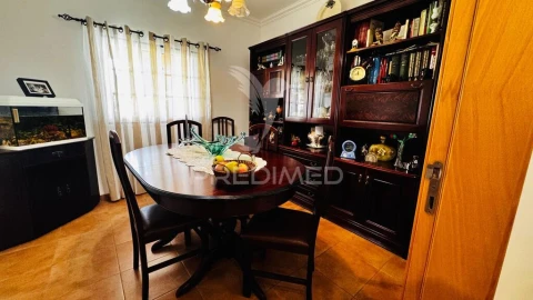 Moradia T5 para Venda em Longueira/Almograve