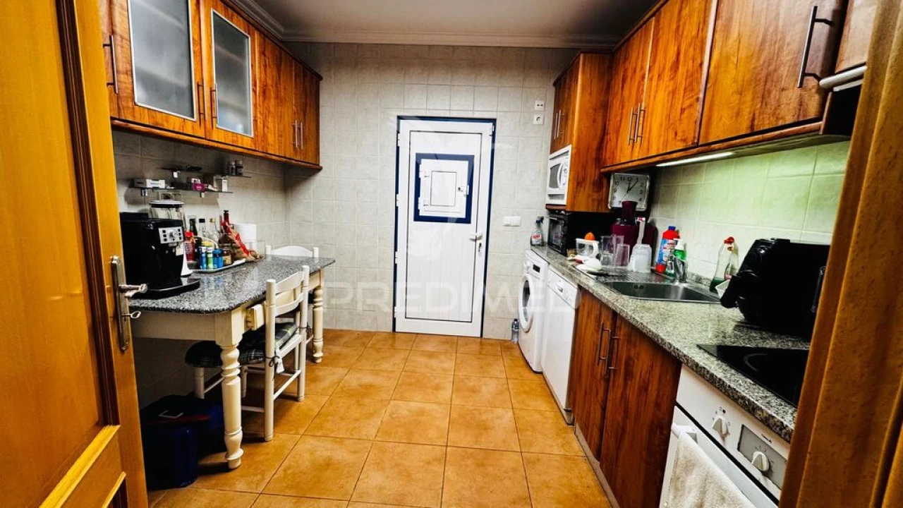 Moradia T5 para Venda em Longueira/Almograve Foto 18