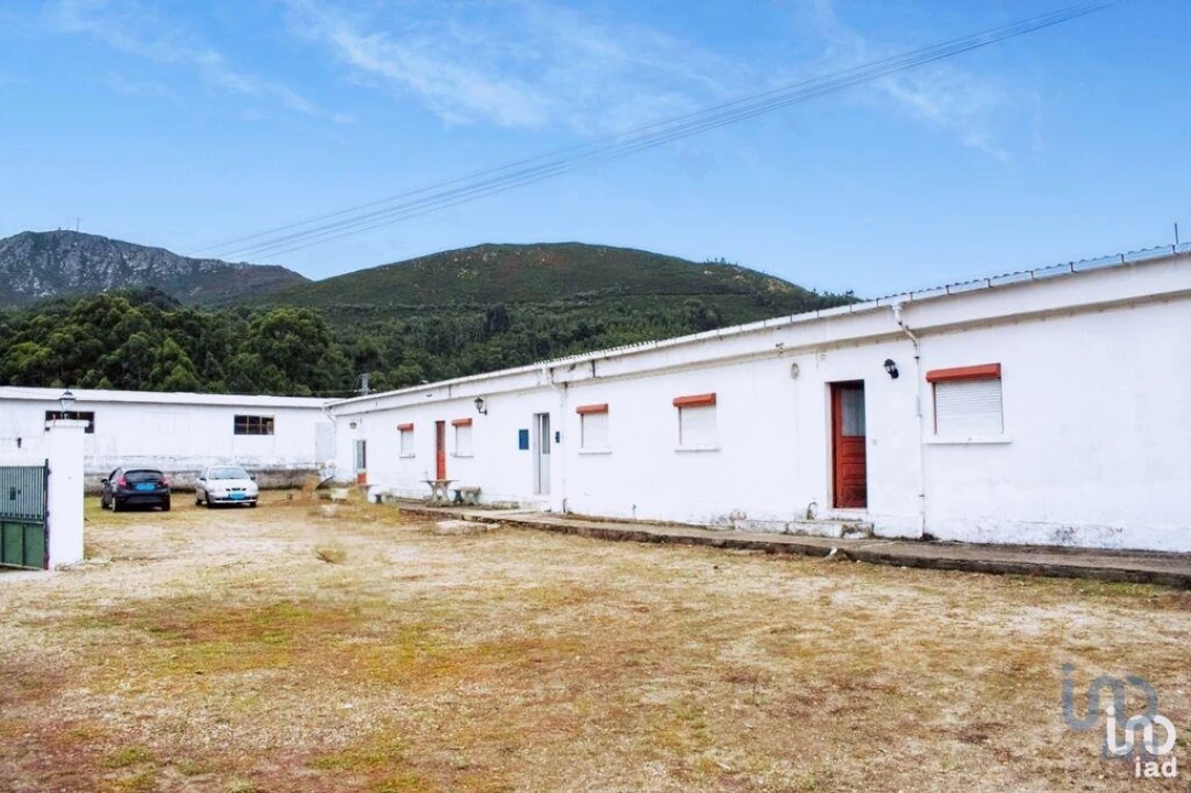 Moradia T5 para Venda em Loivo Foto 3