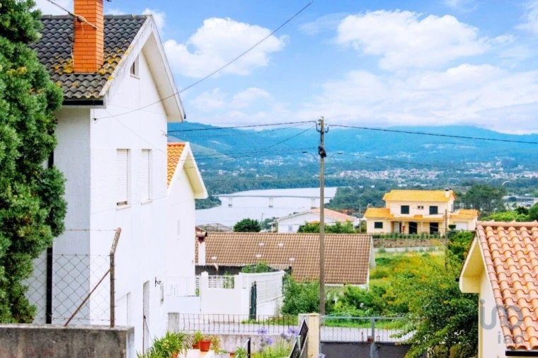 Moradia T5 para Venda em Loivo Foto 13