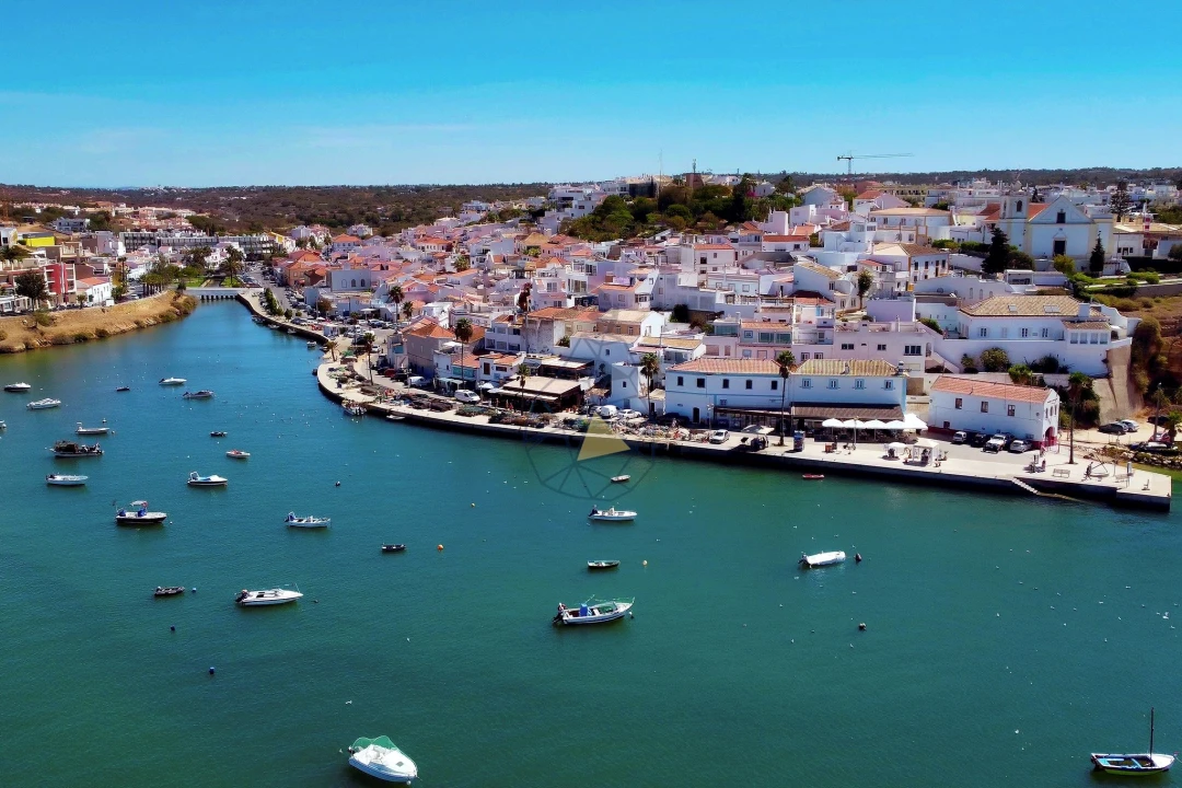 Prédio para Venda em Ferragudo Foto 2