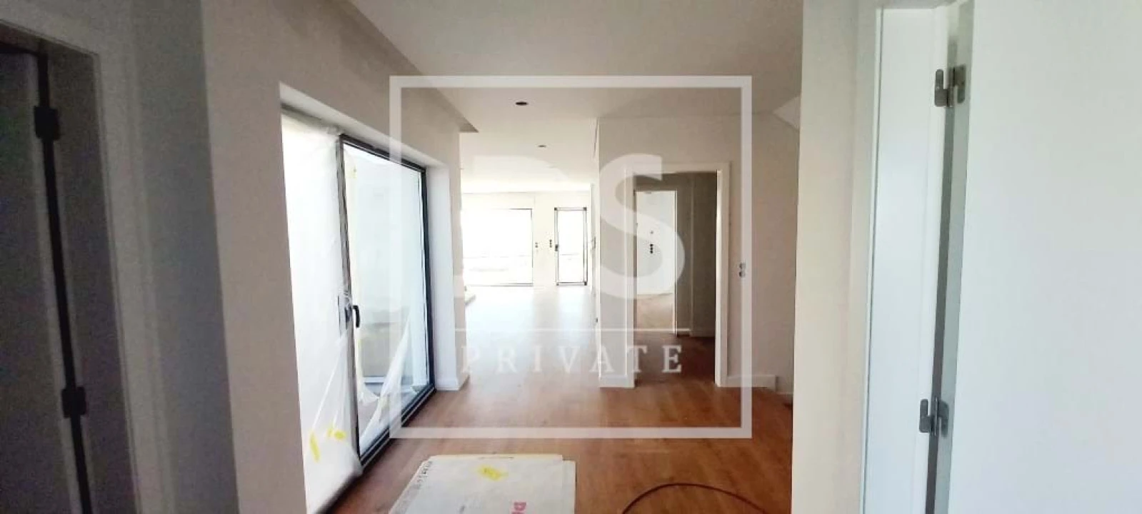 Moradia T4 para Venda em Igreja Nova e Cheleiros Foto 2