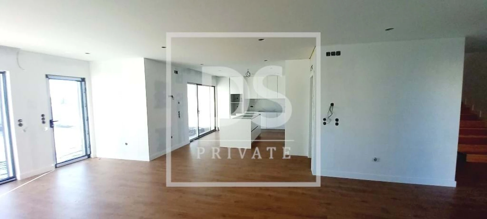 Moradia T4 para Venda em Igreja Nova e Cheleiros Foto 6