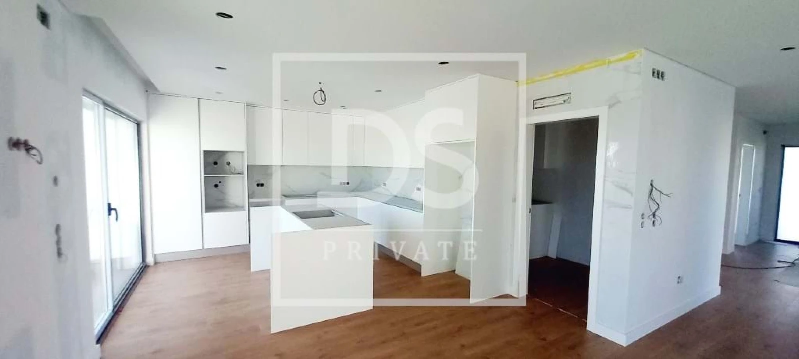 Moradia T4 para Venda em Igreja Nova e Cheleiros Foto 7