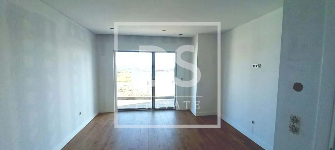 Moradia T4 para Venda em Igreja Nova e Cheleiros Foto 19