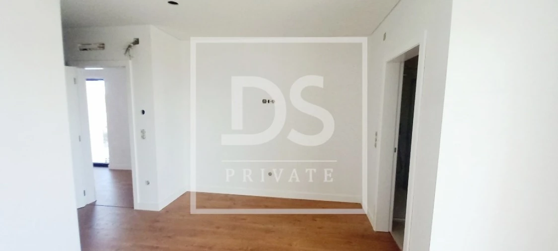 Moradia T4 para Venda em Igreja Nova e Cheleiros Foto 21