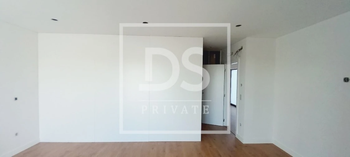 Moradia T4 para Venda em Igreja Nova e Cheleiros Foto 18