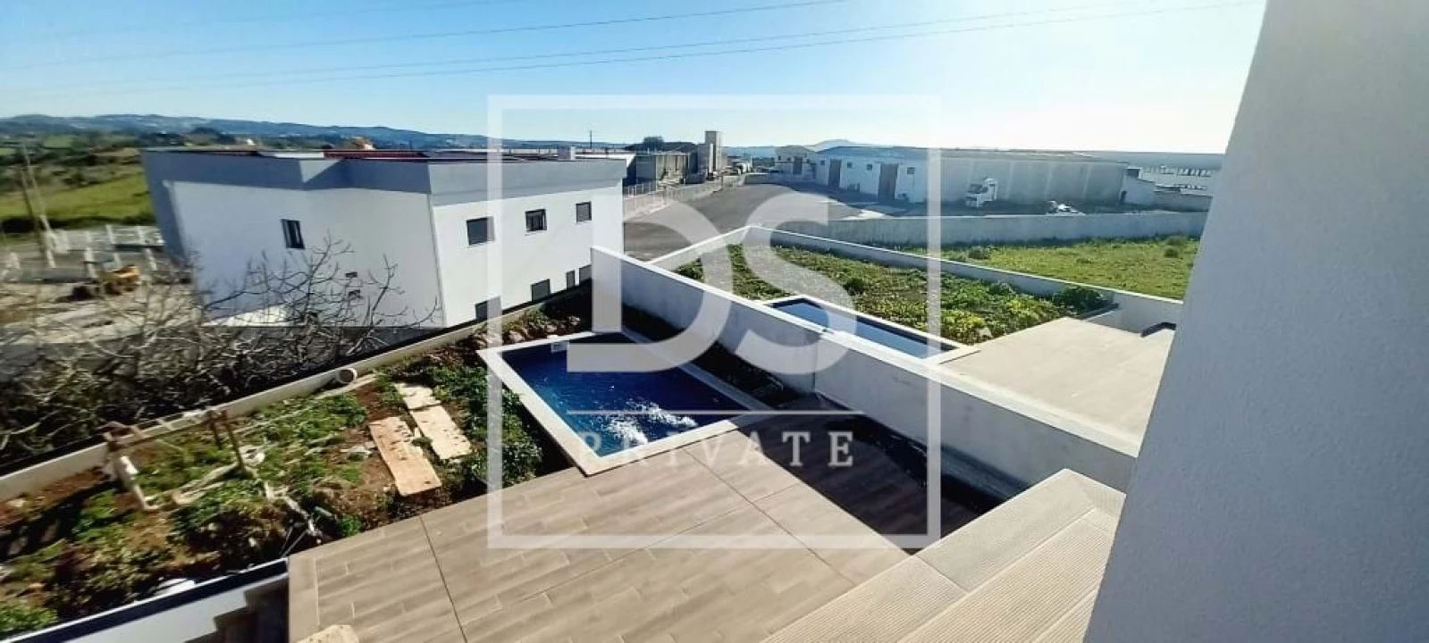 Moradia T4 para Venda em Igreja Nova e Cheleiros Foto 36