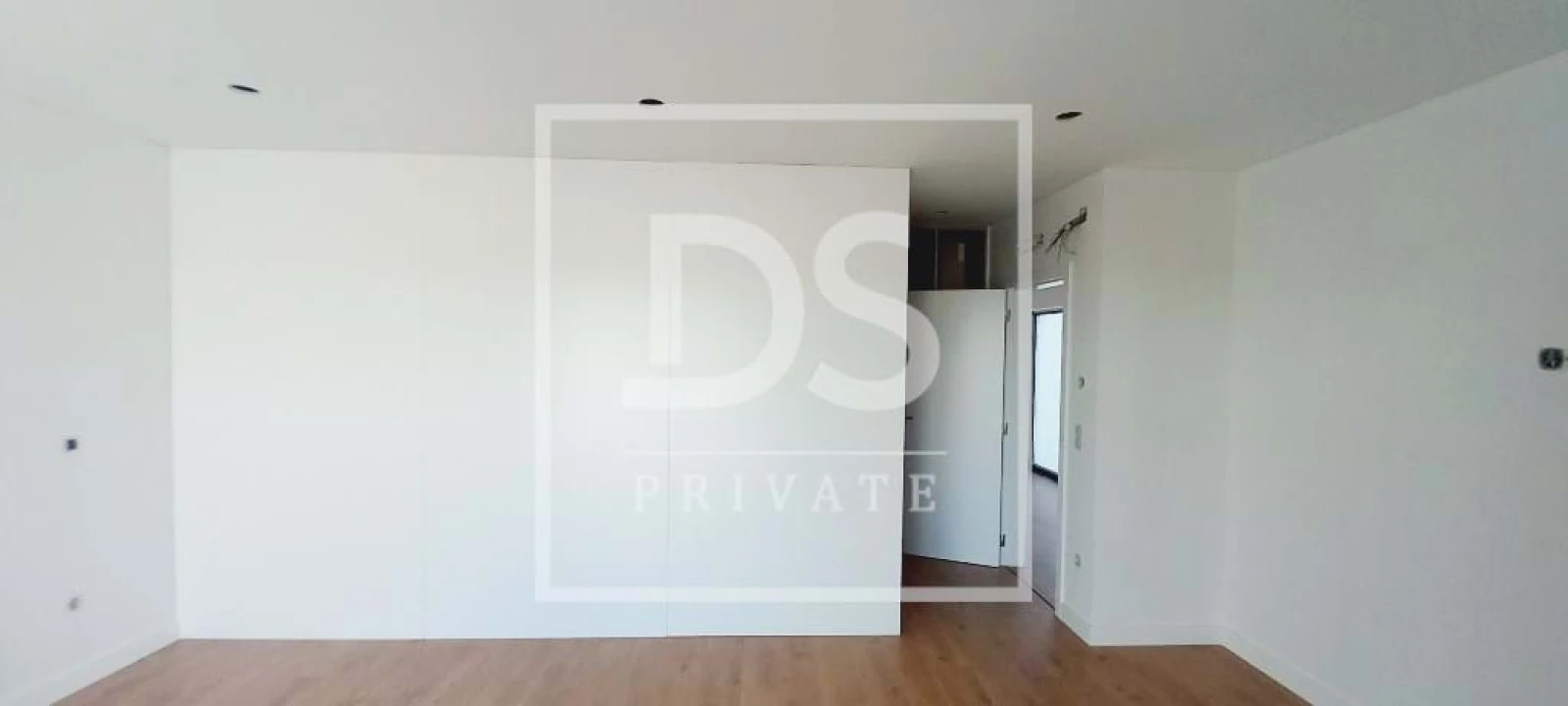 Moradia T4 para Venda em Igreja Nova e Cheleiros Foto 21