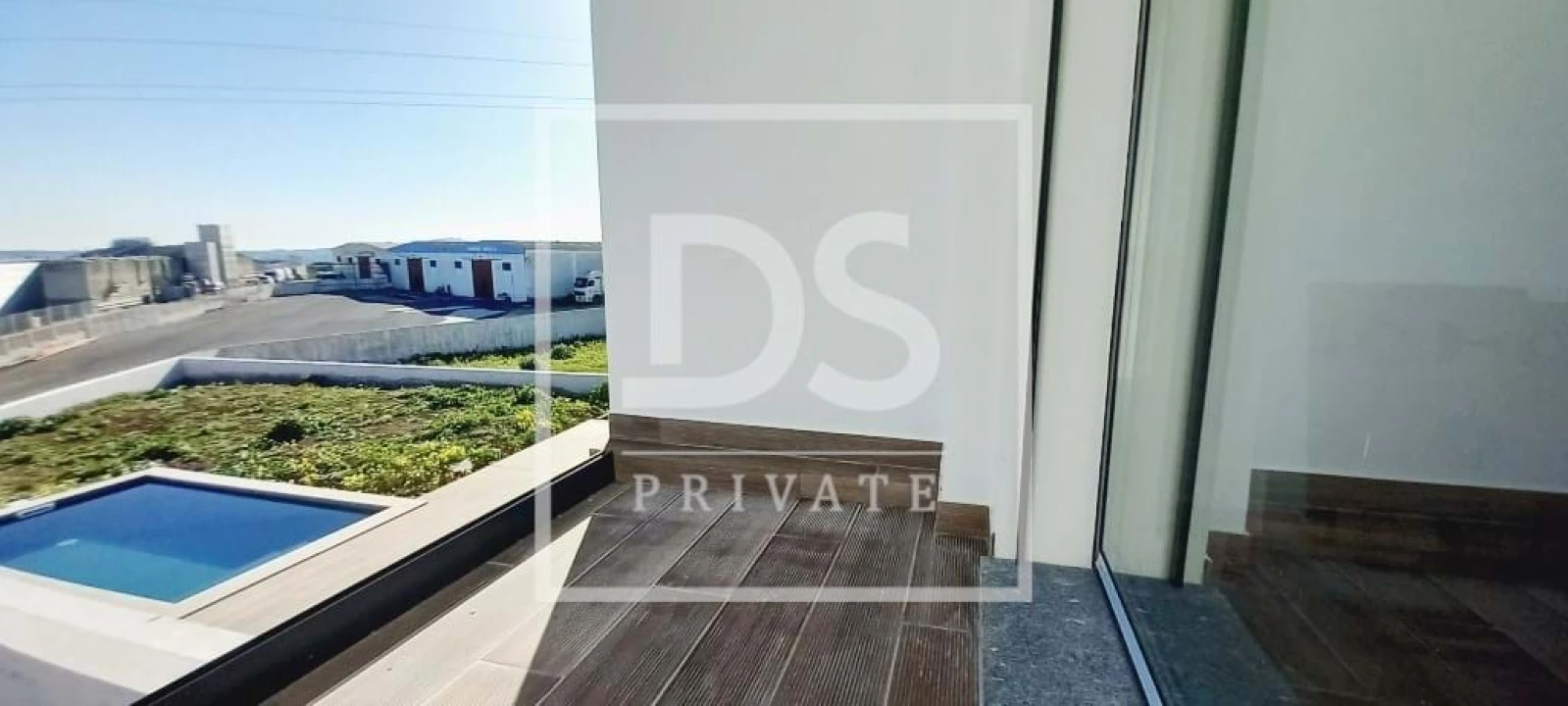 Moradia T4 para Venda em Igreja Nova e Cheleiros Foto 26