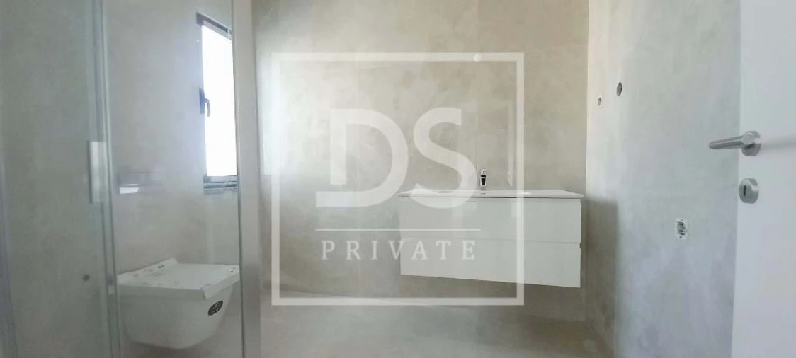 Moradia T4 para Venda em Igreja Nova e Cheleiros Foto 24