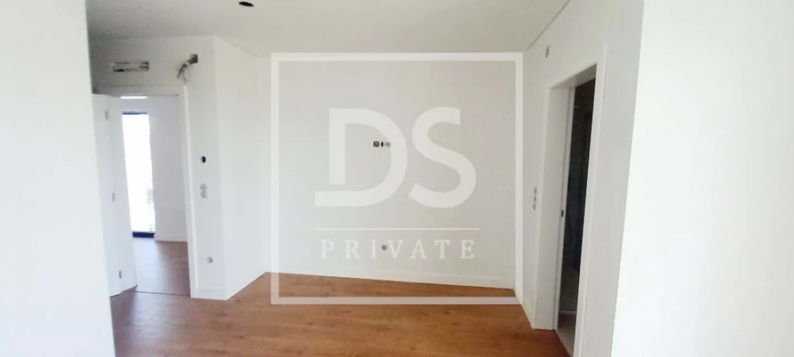 Moradia T4 para Venda em Igreja Nova e Cheleiros Foto 22