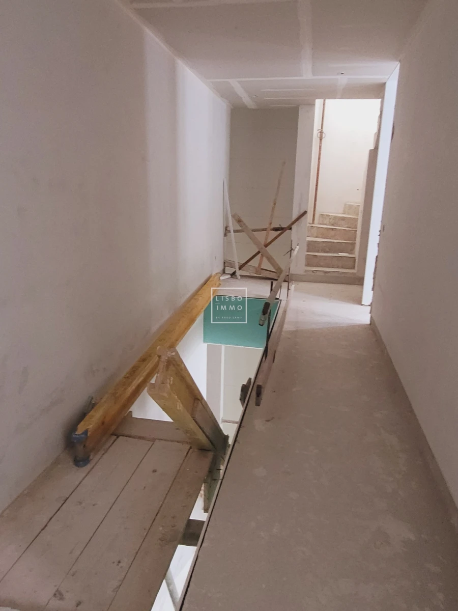 Moradia T5 para Venda em Misericórdia Foto 38