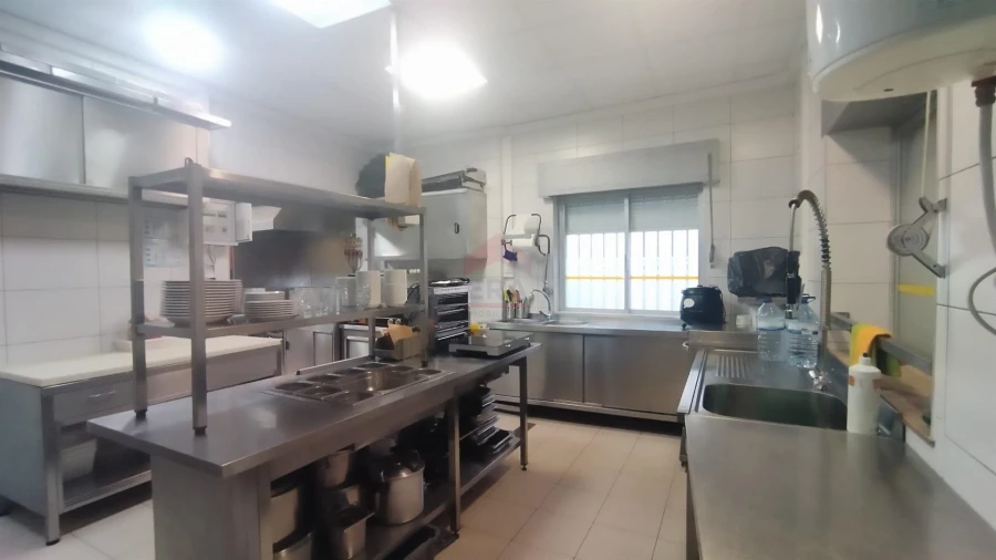 Loja para Venda em Monte Gordo Foto 1