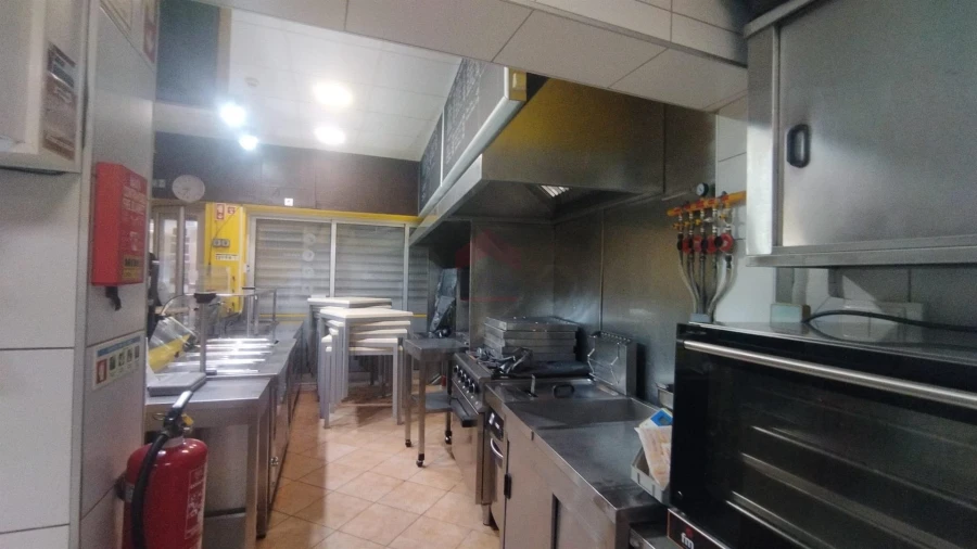 Loja para Venda em Monte Gordo Foto 5