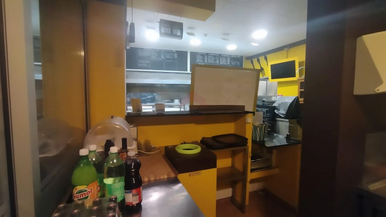 Loja para Venda em Monte Gordo Foto 4