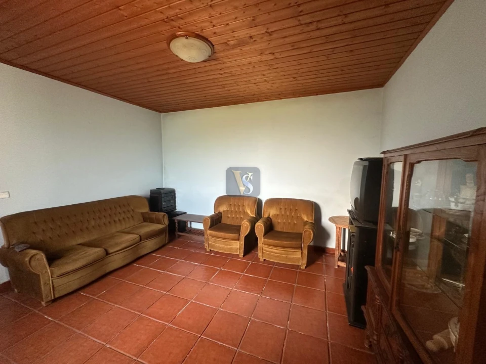 Moradia T3 para Venda em Quelfes Foto 6