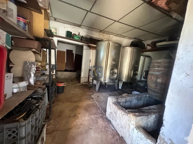 Moradia T3 para Venda em Quelfes Foto 33