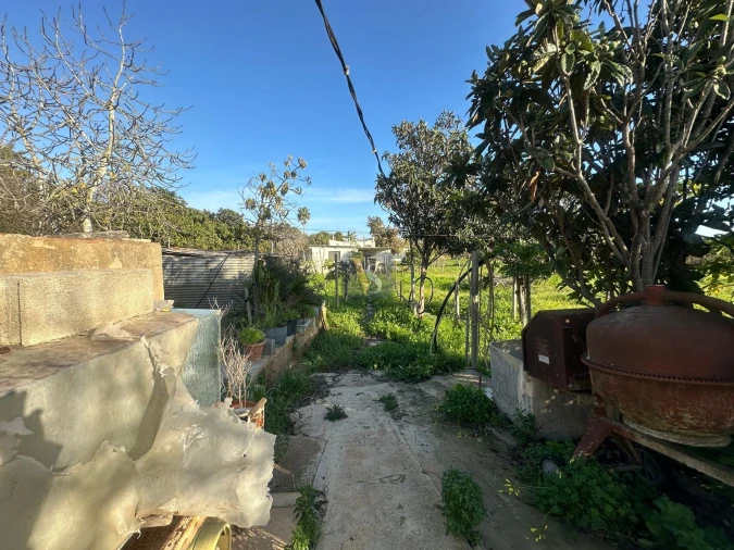 Moradia T3 para Venda em Quelfes Foto 47