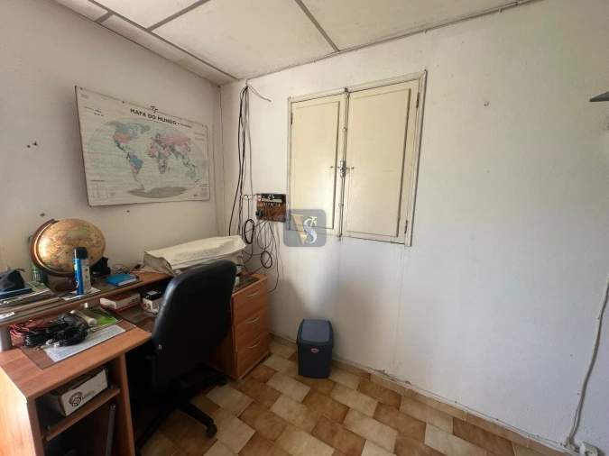 Moradia T3 para Venda em Quelfes Foto 41