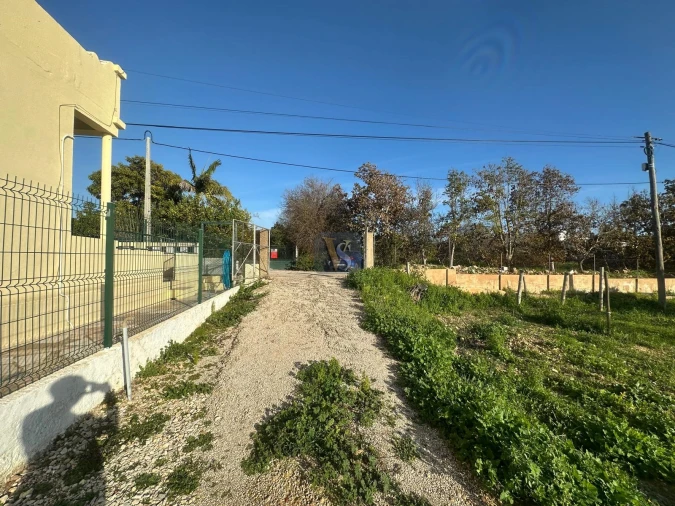 Moradia T3 para Venda em Quelfes Foto 8