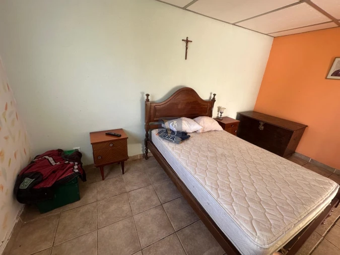 Moradia T3 para Venda em Quelfes Foto 28