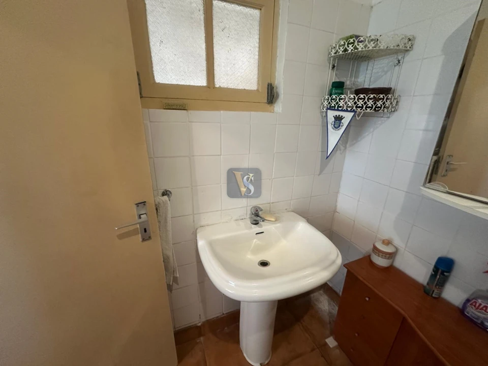 Moradia T3 para Venda em Quelfes Foto 18