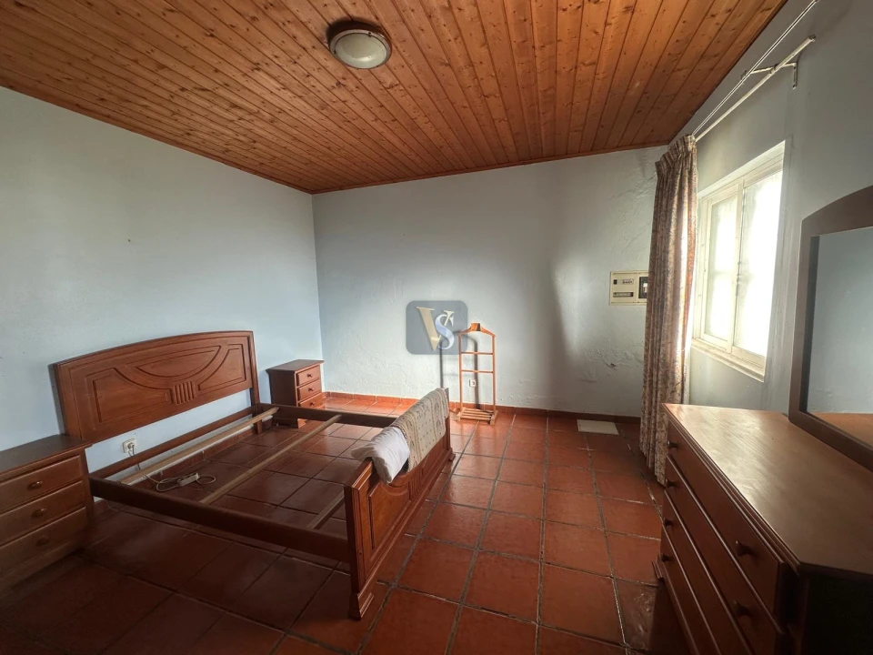 Moradia T3 para Venda em Quelfes Foto 9