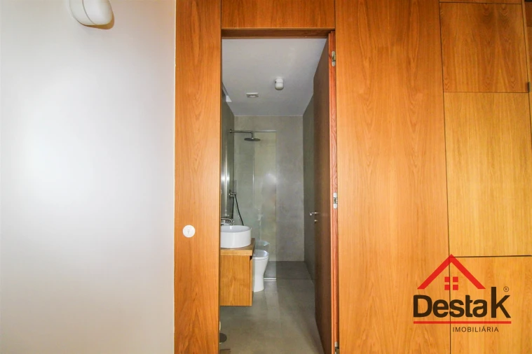 Apartamento T1 para Arrendamento em Viseu Foto 3