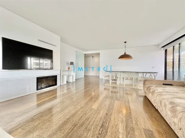 Apartamento T3 para Venda em Lordelo do Ouro e Massarelos