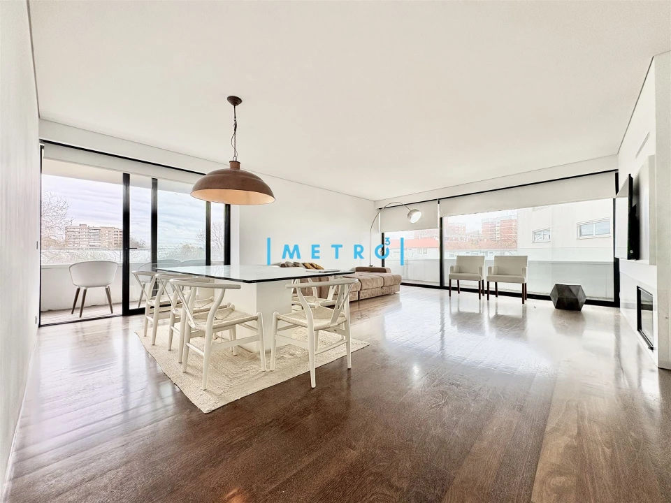 Apartamento T3 para Venda em Lordelo do Ouro e Massarelos Foto 1