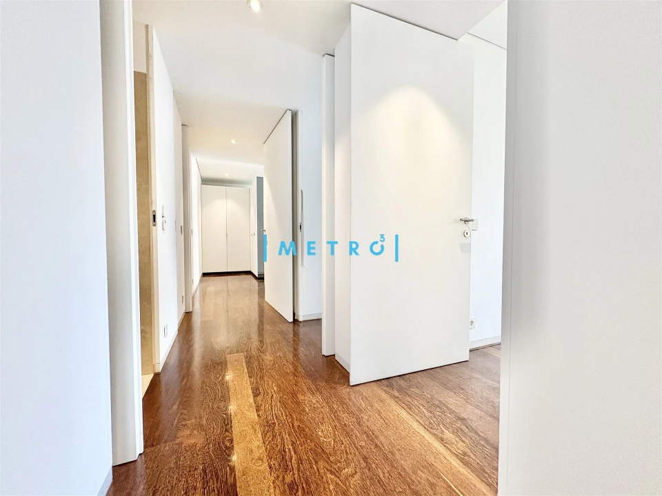 Apartamento T3 para Venda em Lordelo do Ouro e Massarelos Foto 8