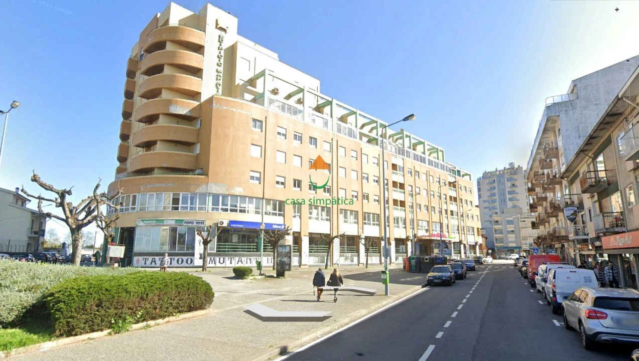 Loja para Venda em Gondomar (São Cosme), Valbom e Jovim Foto 1