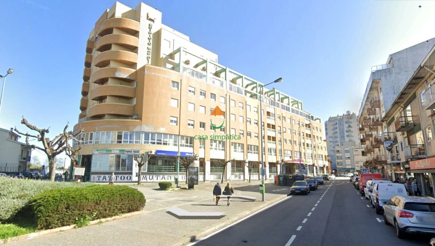 Loja para Venda em Gondomar (São Cosme), Valbom e Jovim Foto 1