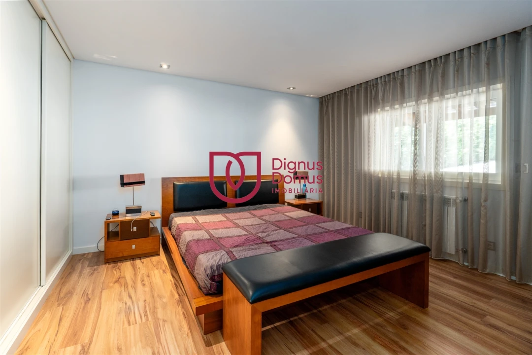 Moradia T7 para Venda em Constance Foto 13