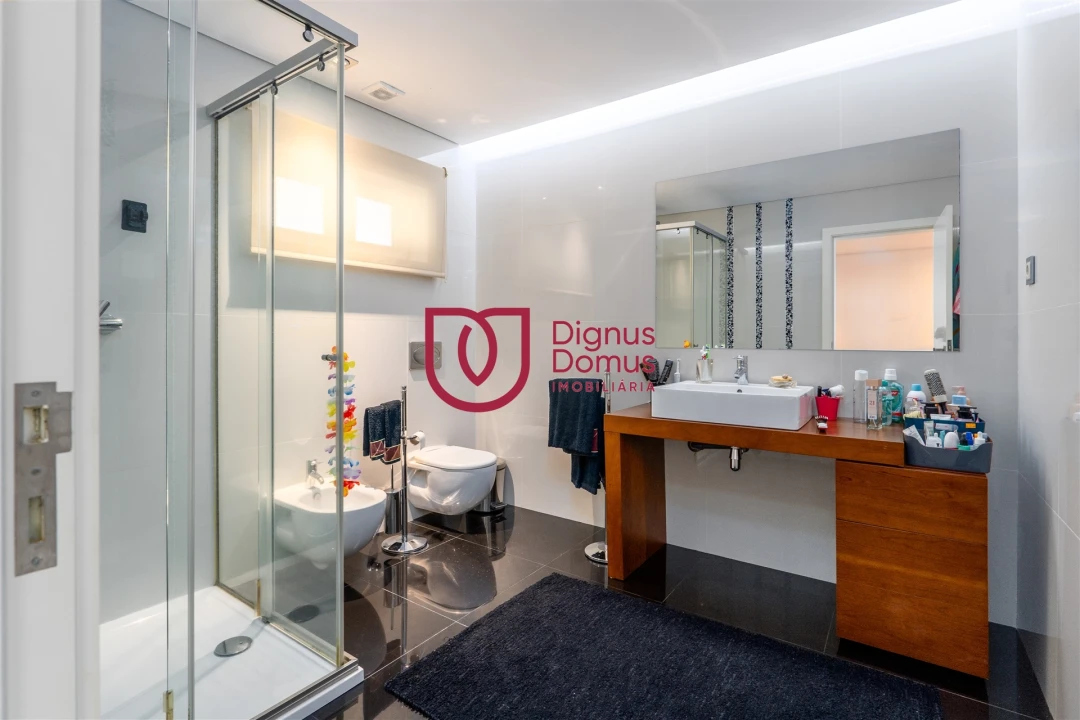 Moradia T7 para Venda em Constance Foto 14