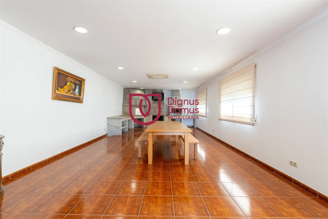 Moradia T7 para Venda em Constance Foto 63