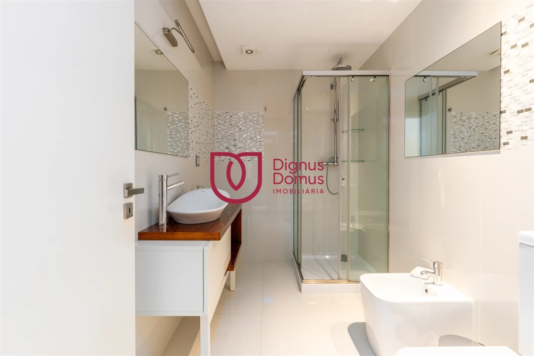 Moradia T7 para Venda em Constance Foto 30